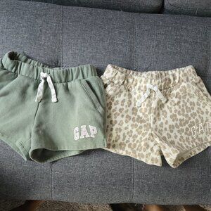 Set of shorts